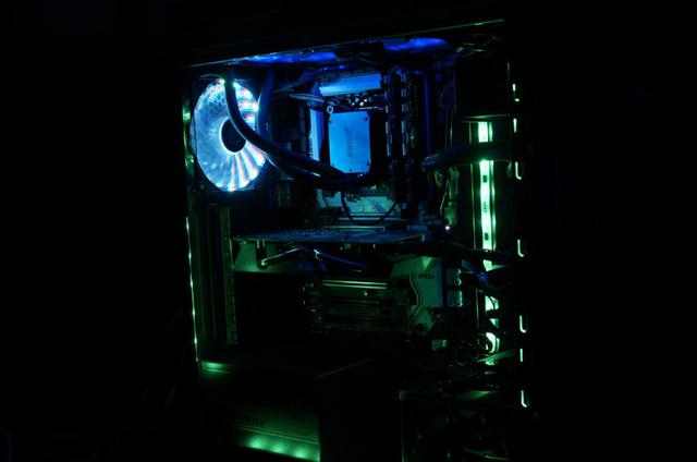 为信仰充值，NZXT（恩杰）HUE+ LED灯光控制套件体验